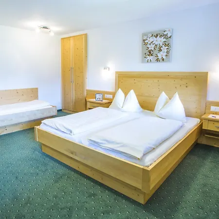 Noeglhof Villa Radstadt Room photo